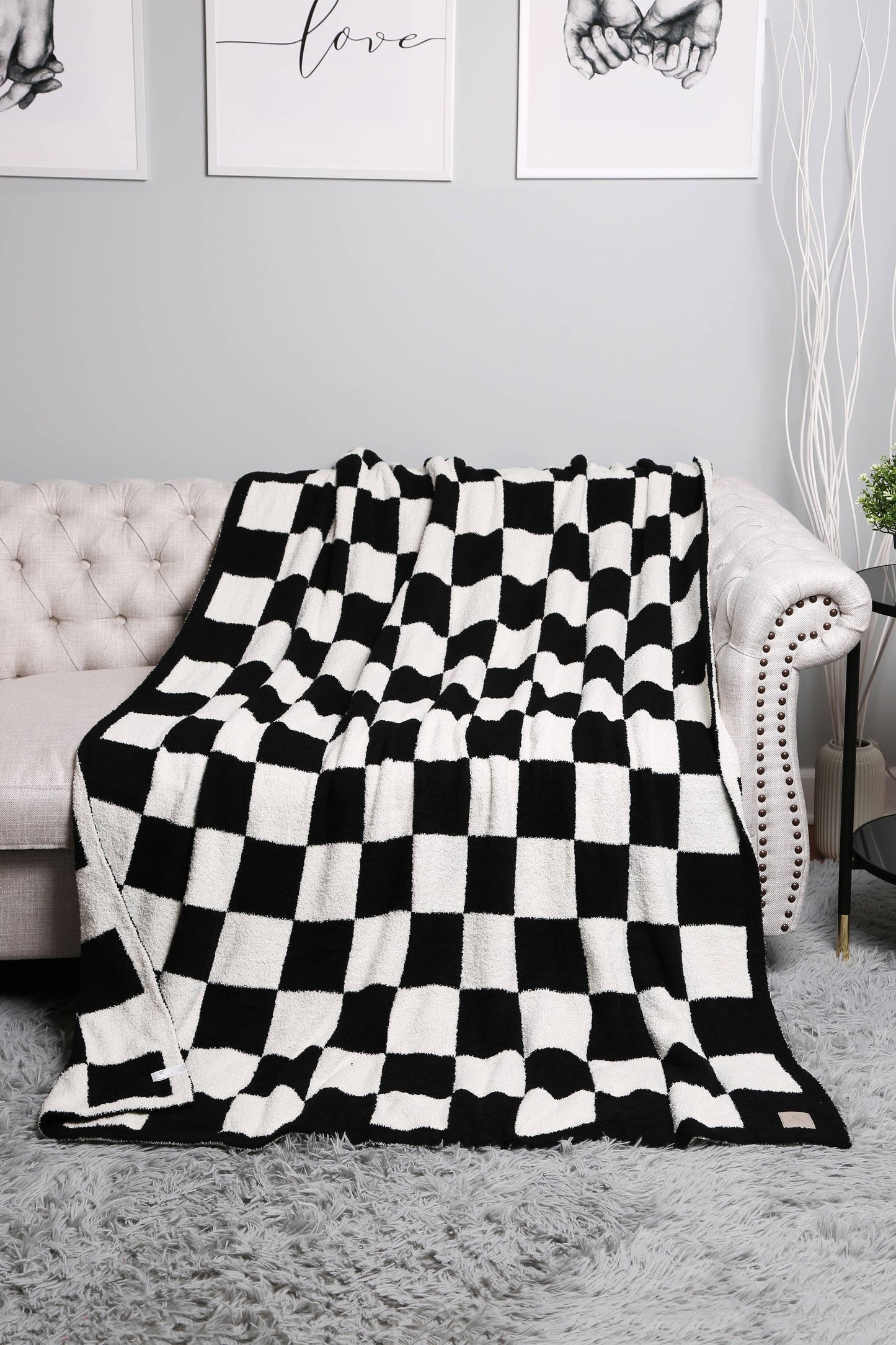 Checkered Print Blankets : Black