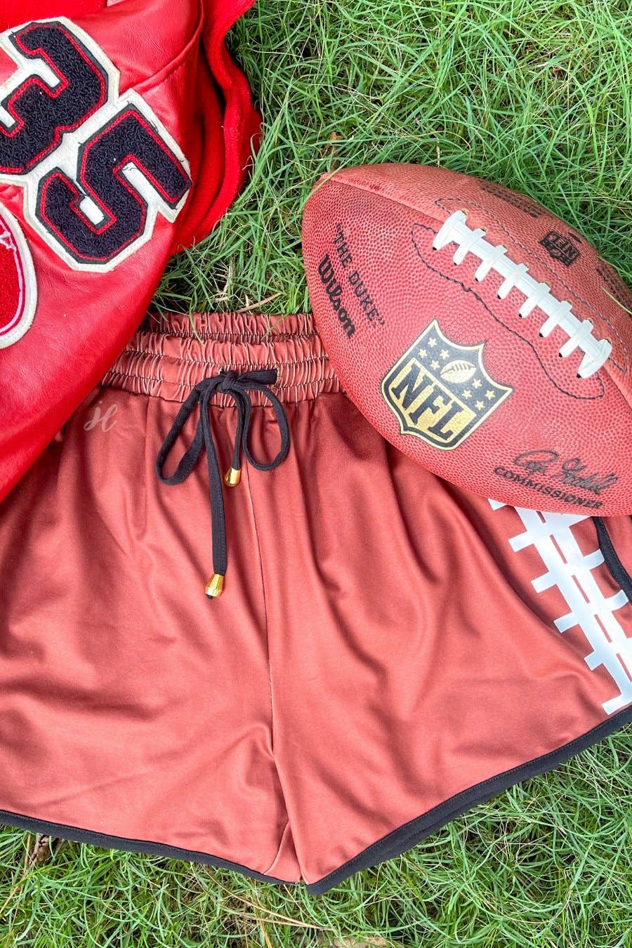 Touchdown Drawstring Everyday Shorts: Brown