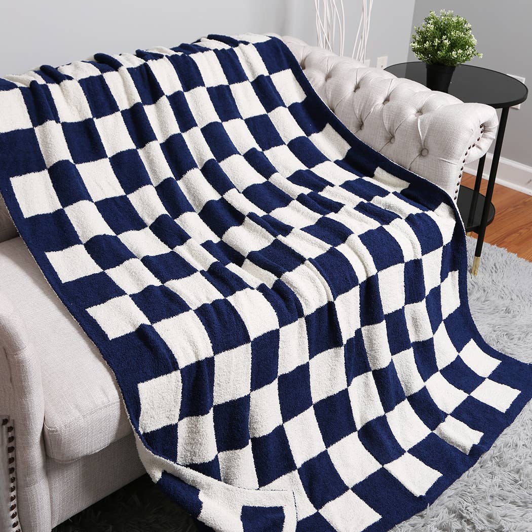 Checkerboard Patterned Throw Blanket: Black / ONE SIZE