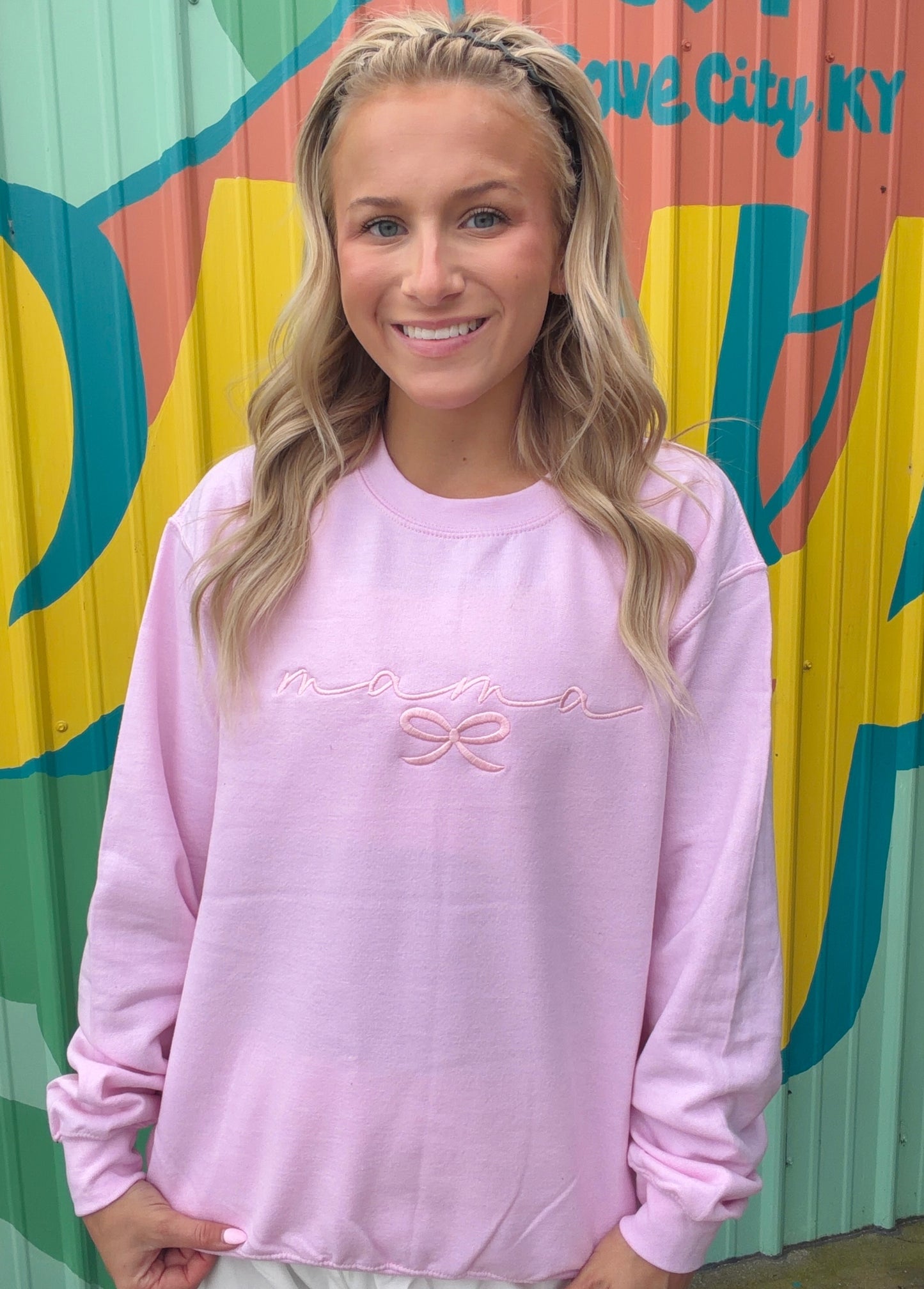 Embroidered Mama Sweatshirt - Light Pink