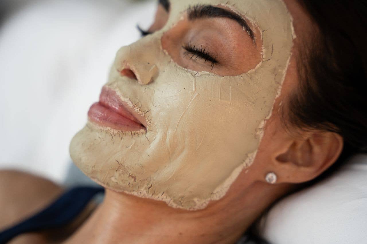 Calcium Bentonite Facial Clay Mask