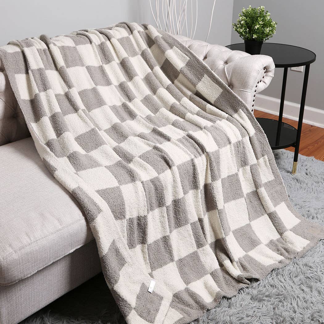 Checkerboard Patterned Throw Blanket: Black / ONE SIZE