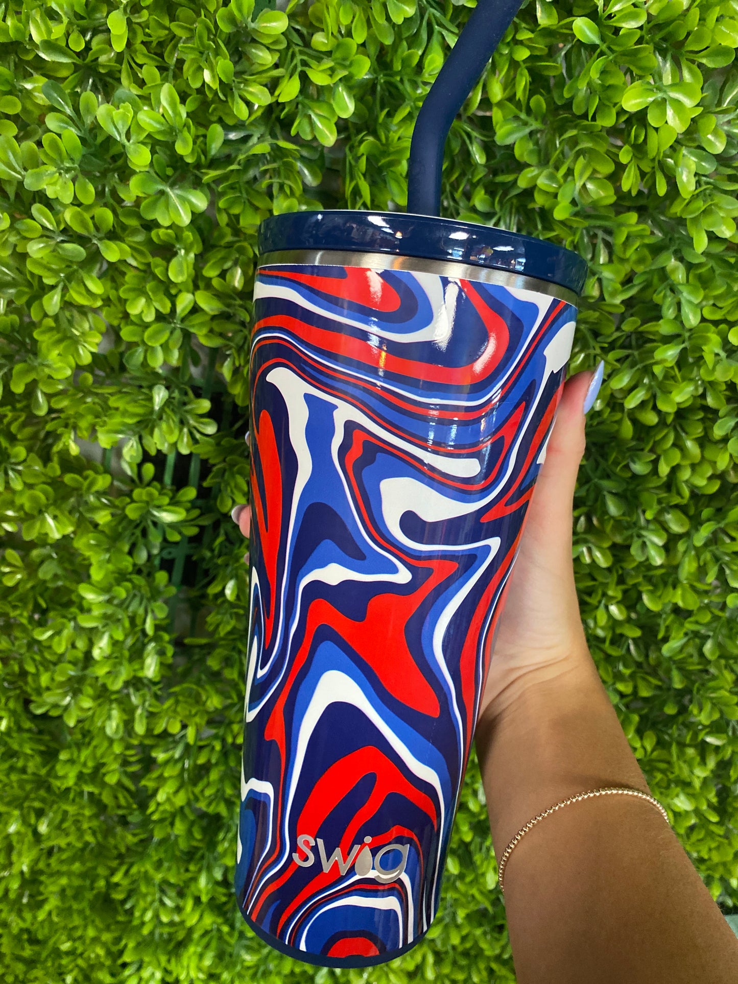 32oz Swig Fanzone Navy + Red