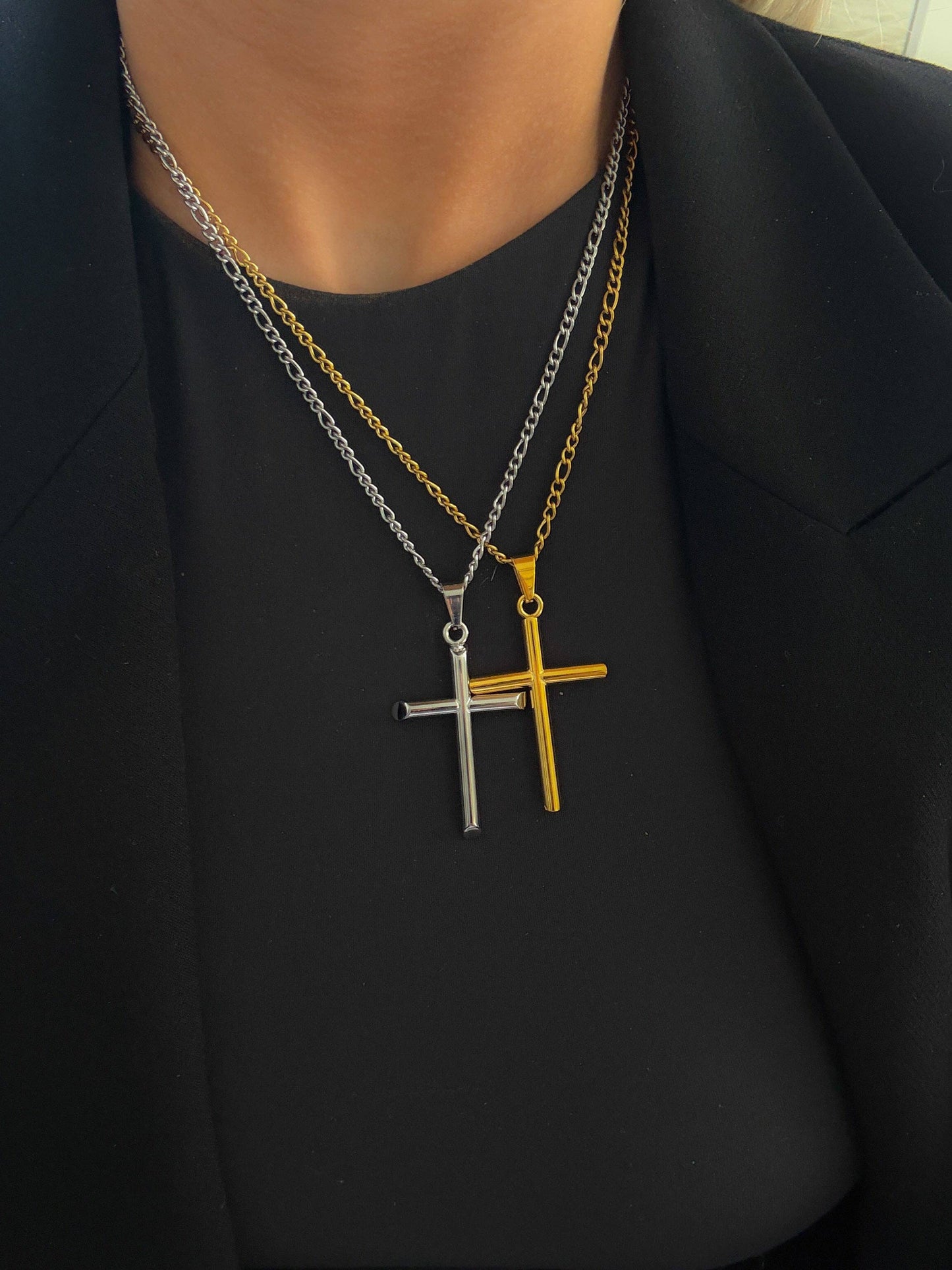LARGE CROSS NECKLACE: GOLD