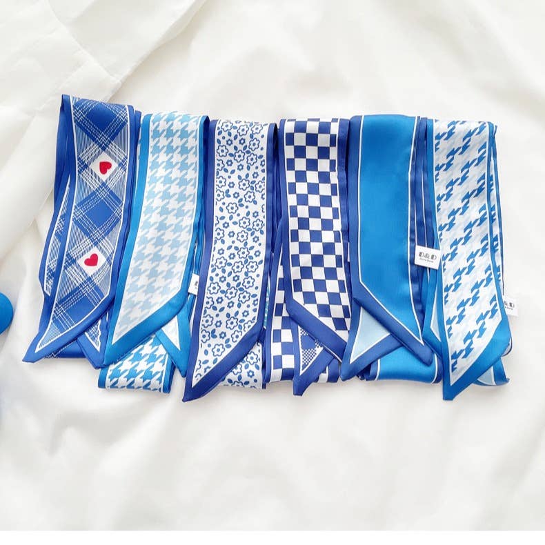 Elegant blue pattern scarf: Chessboard / M