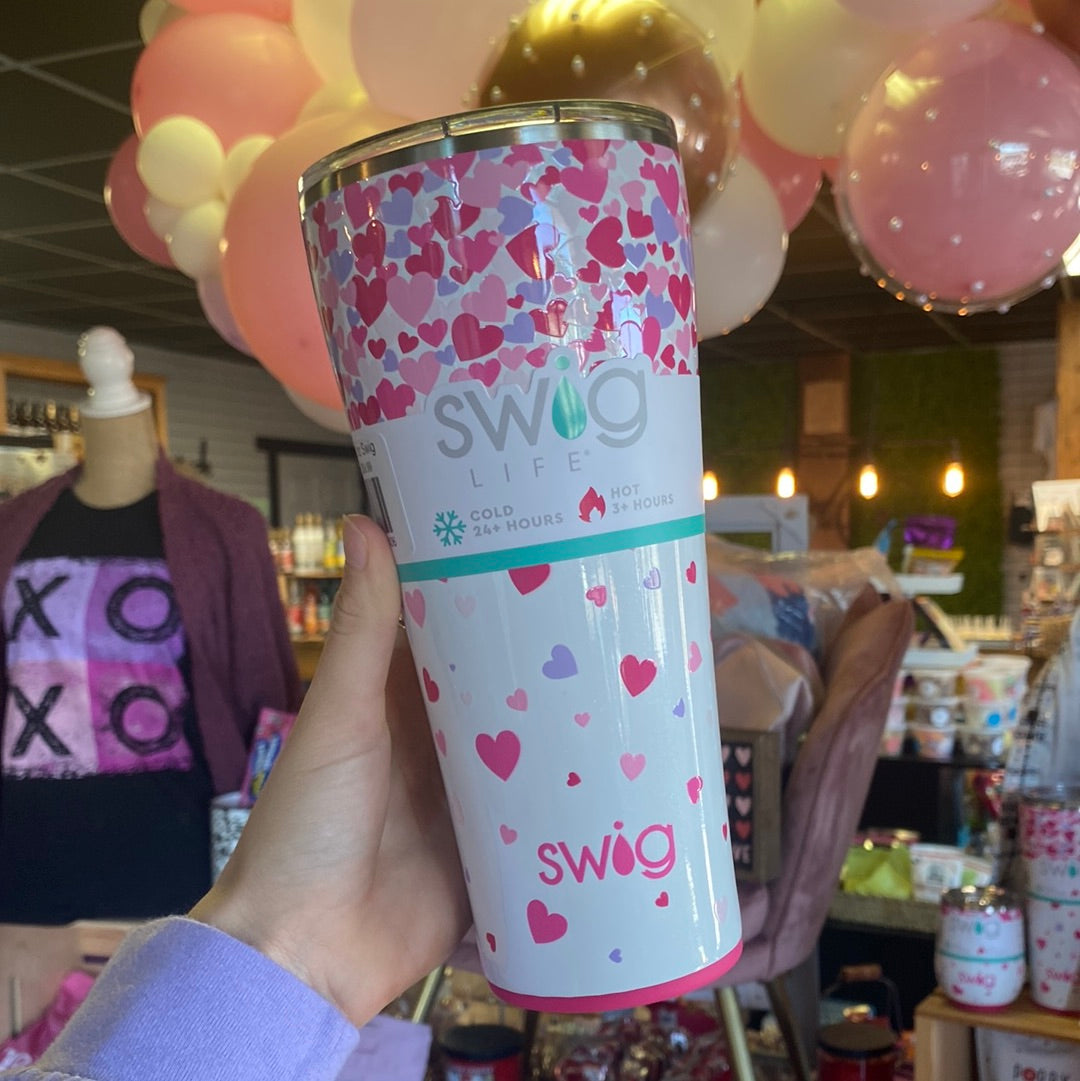 32oz Swig Falling In Love