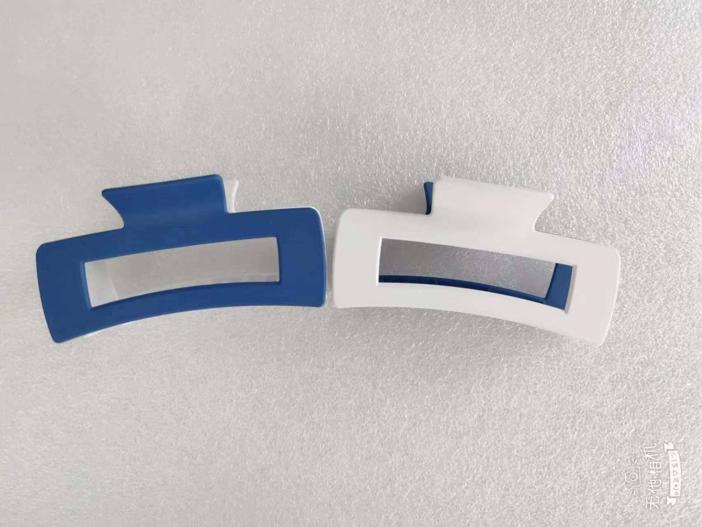 Game Day Two Tone Hair Clips : Garnet/Black