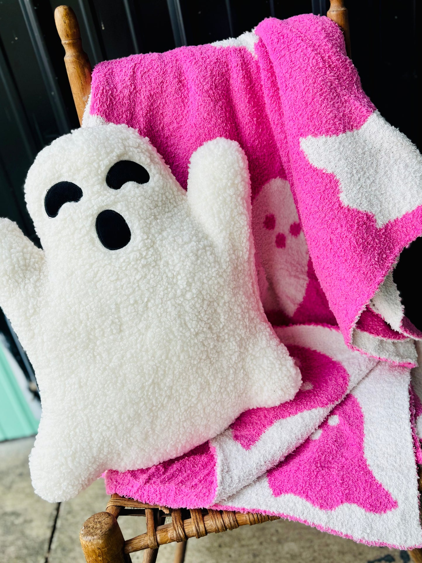 Ghost Throw Blanket (Options)