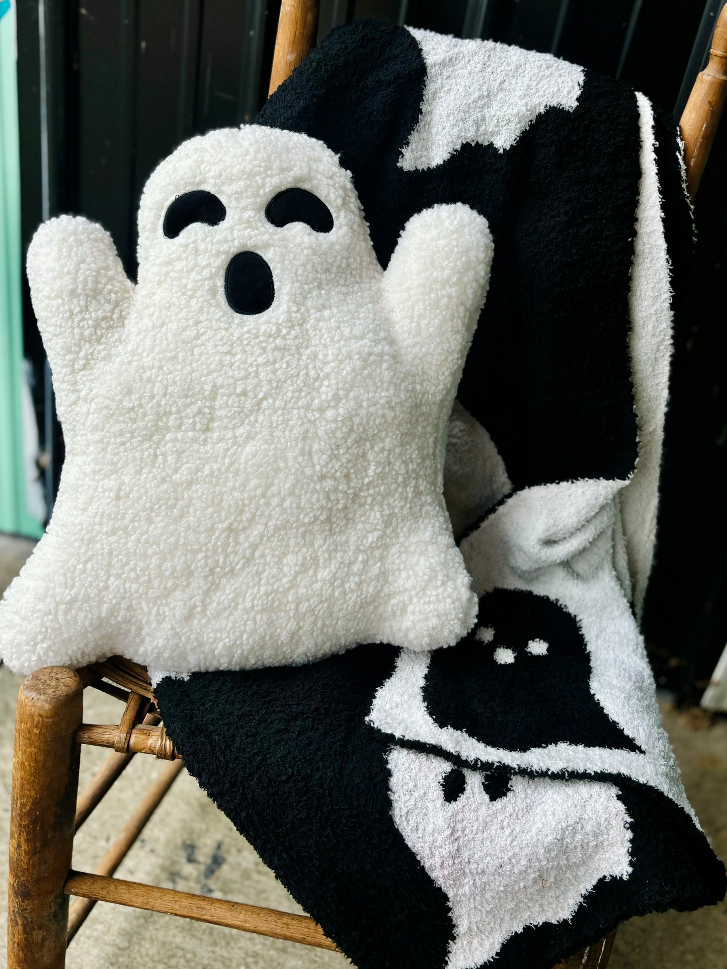 Ghost Throw Blanket (Options)