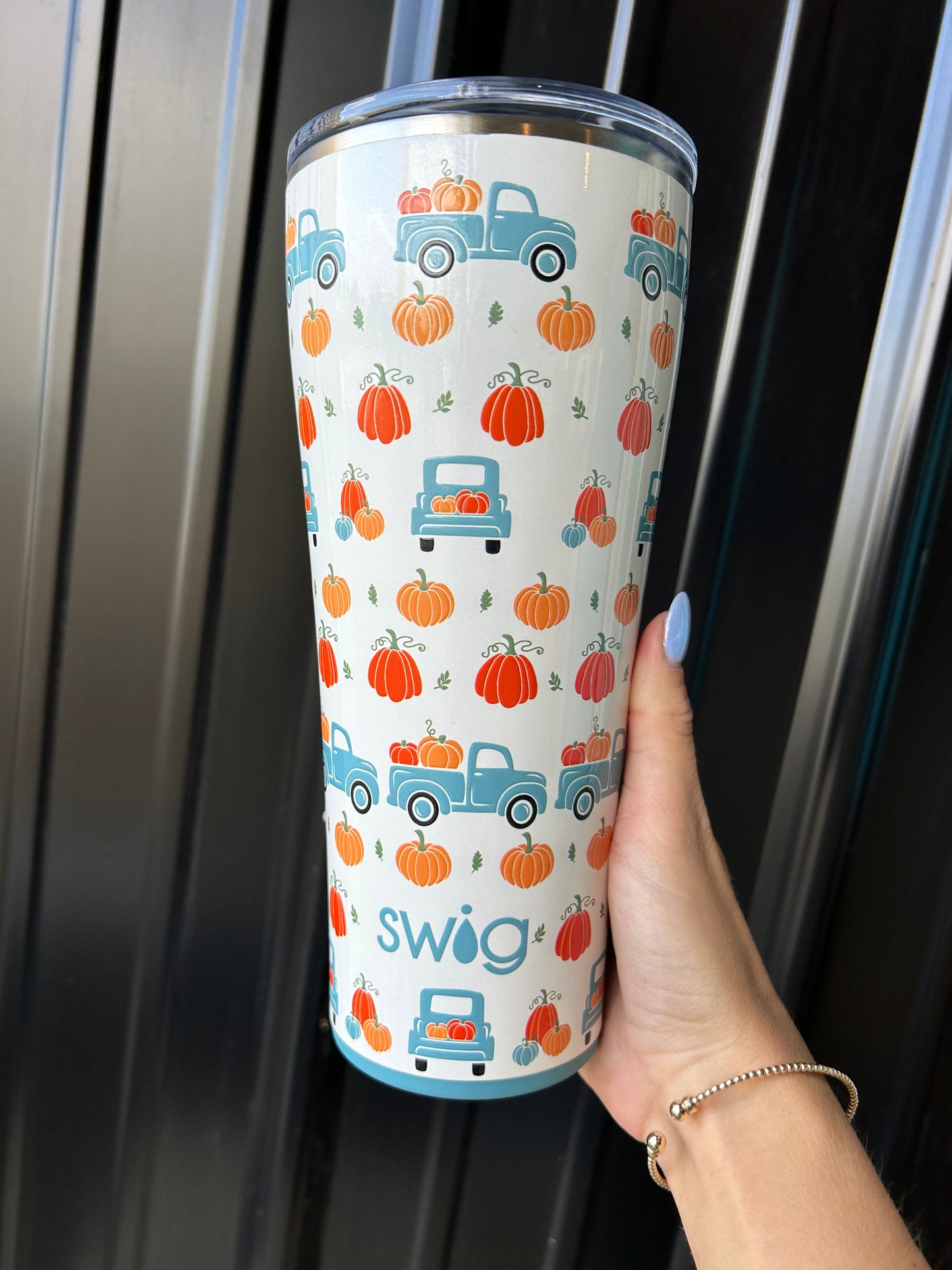 32oz Swig Pumkin Patch