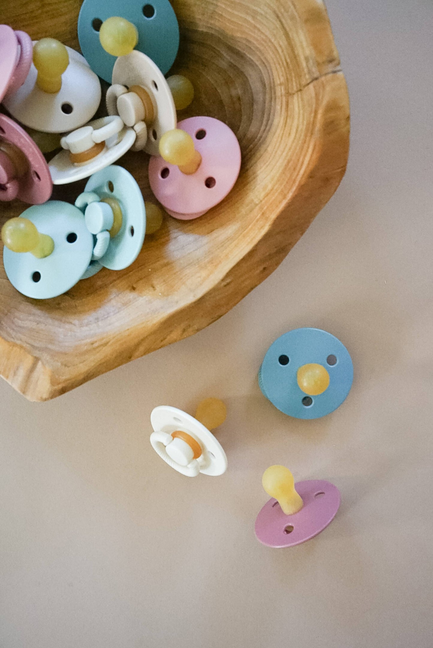 Itzy Soother™ Natural Rubber Paci Sets: Camo + Midnight