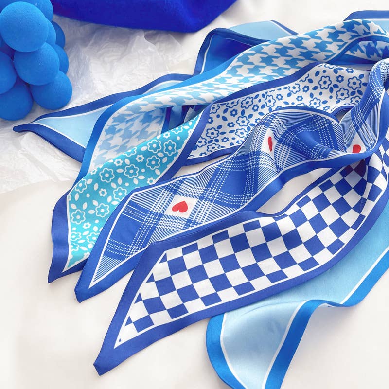 Elegant blue pattern scarf: Chessboard / M