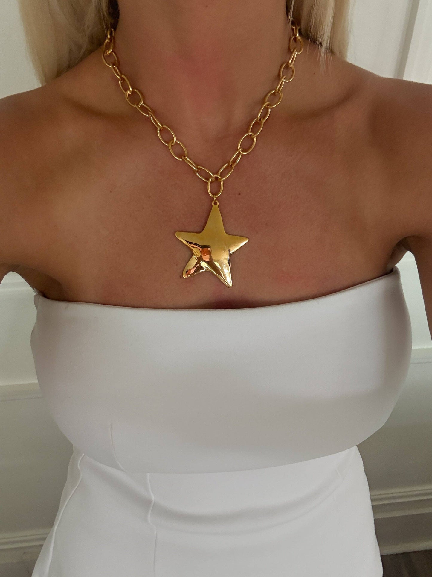 STAR NECKLACE